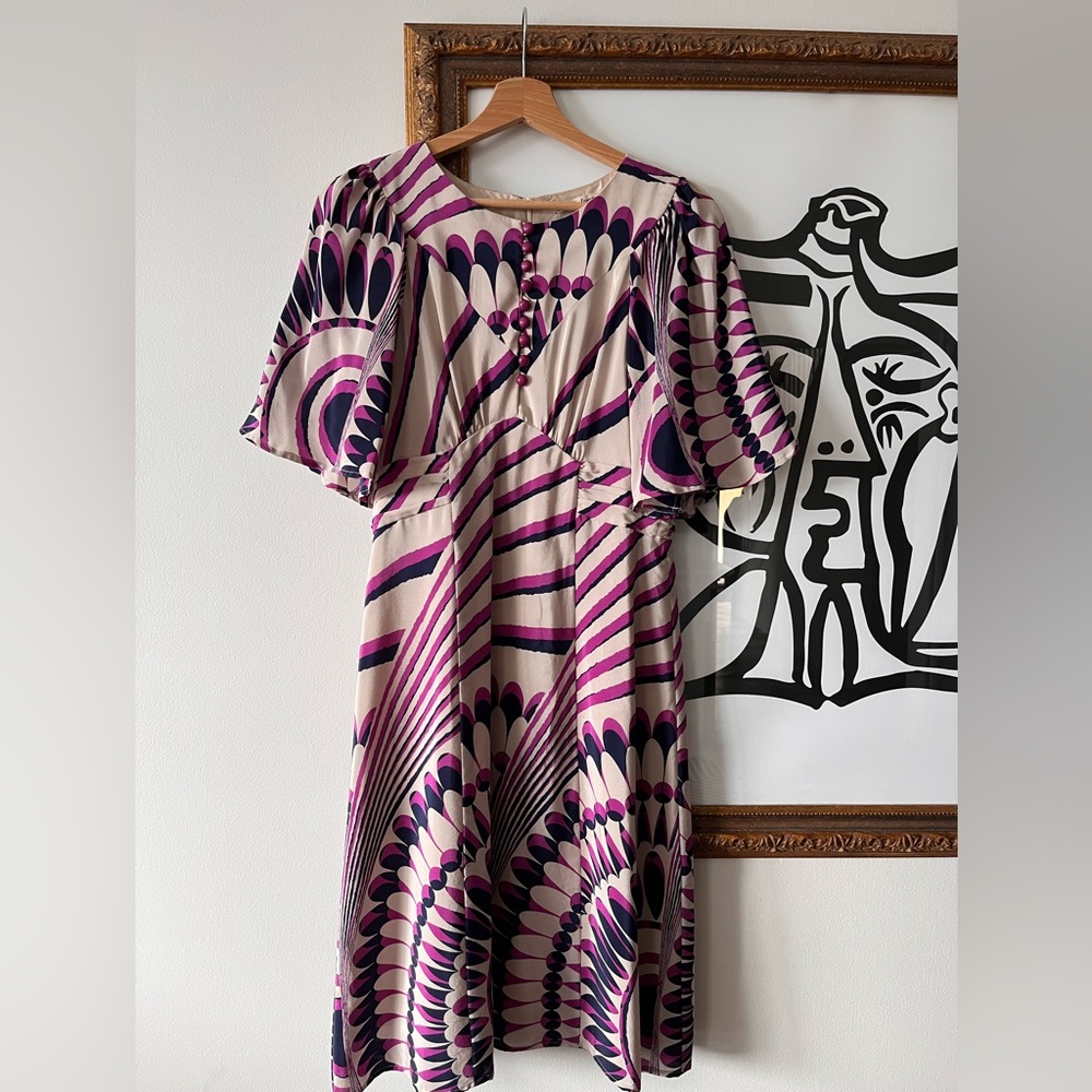100% Silk Nanette Lepore Purple and Cream Flutter Sleeve Dress